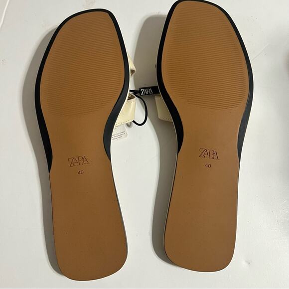 Zara Off White / Cream FLAT LEATHER SANDAL WITH BUCKLE Size 9 US - Picture 9 of 9